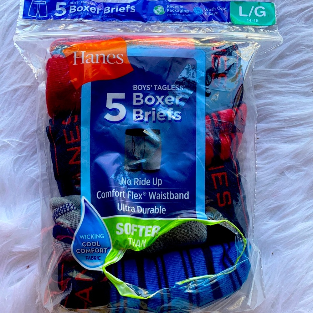 COPY - 4 Hanes boxer briefs, never used, size large.